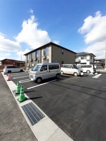 ラーゴム　Ⅱの駐車場