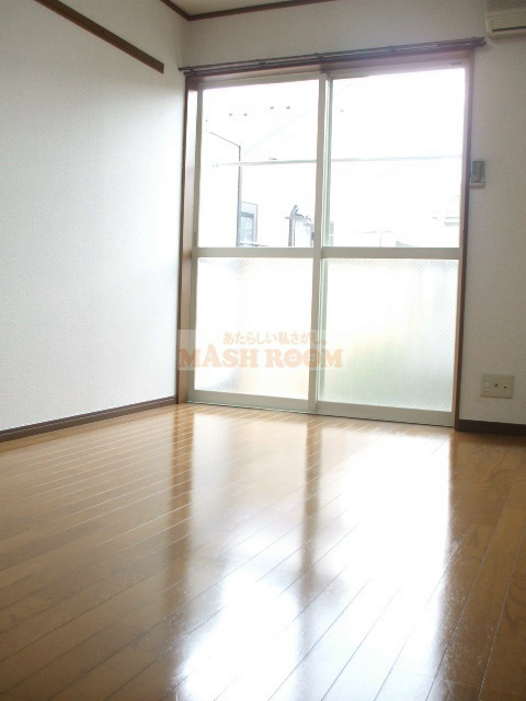 メゾンクレールⅠの居間・リビング