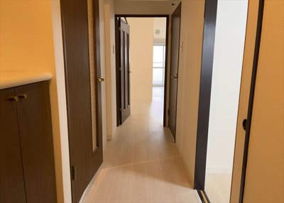 【内装】 | スガハイム8相模原公園 | 内装はとにかくおしゃれなものがいい！と選ぶ前に、まず住んだ後のことを想像してみましょう。住んでみたらコンセントの位置が悪くて使いにくいなど出てきます。事前にどの家電をどこに置くか想定しておきましょう。