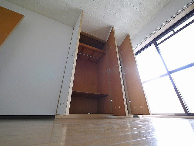 東生駒さつき台ローレルコートの収納