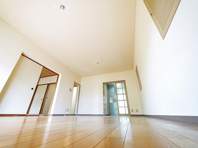 東生駒さつき台ローレルコートの居間・リビング