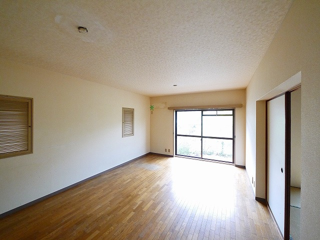 東生駒さつき台ローレルコートの居間・リビング