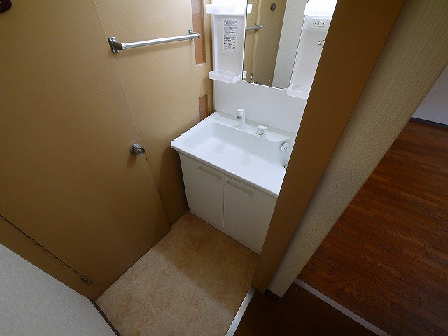 東生駒さつき台ローレルコートの独立洗面台