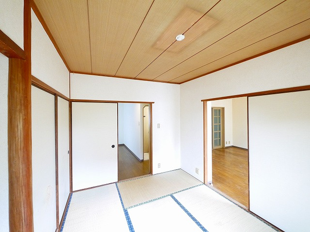 東生駒さつき台ローレルコートの和室