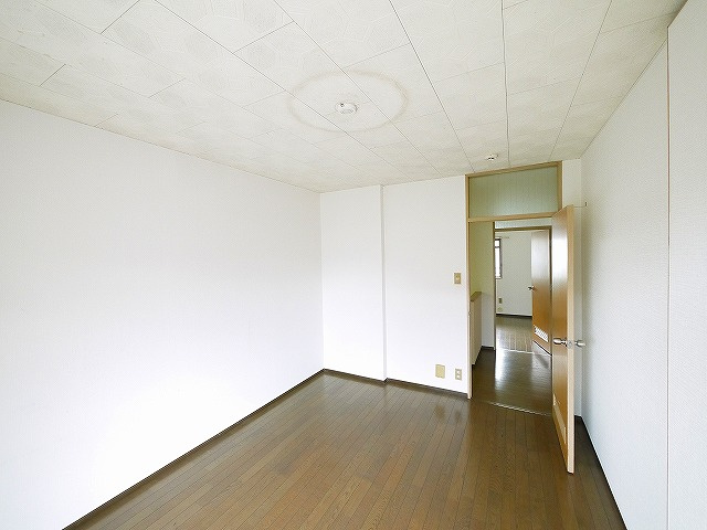 東生駒さつき台ローレルコートの洋室