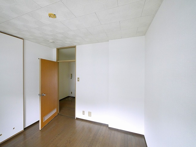 東生駒さつき台ローレルコートの洋室