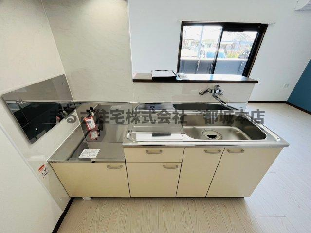 都城市吉尾町の賃貸マンションのキッチン