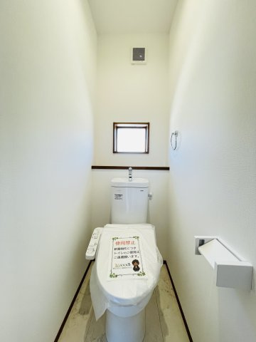 【トイレ】 | 熊谷市石原第４期　ワイウッドコート　新築戸建　全１２棟　3号棟