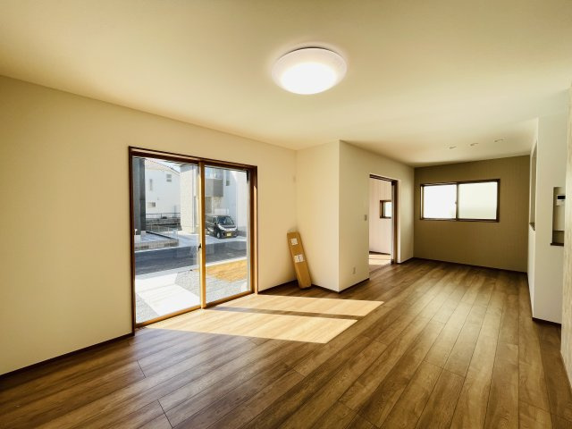 【居間・リビング】 | 熊谷市石原第４期　ワイウッドコート　新築戸建　全１２棟　3号棟