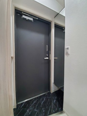 イーストアベニューの玄関|収納豊富なシューズボックス