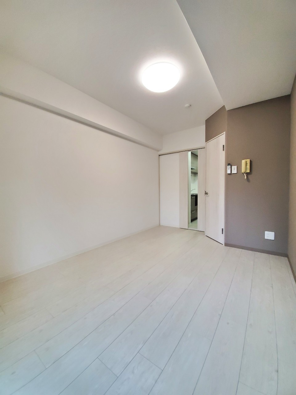 イーストアベニューの内装|室内全面リニューアル済み！洋室7帖