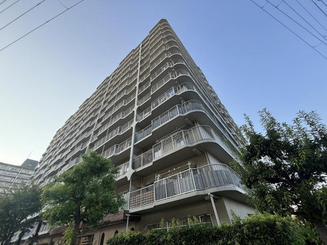 守口ハイライフA棟の外観|新しい生活にいかがでしょうか？外観はお住まいの顔になります。こだわりたいポイントですね。水回りリフォームやリノベーションも承ってます。
■現地見学・資金計画相談・住宅ローン相談もお問合せ受付中■
