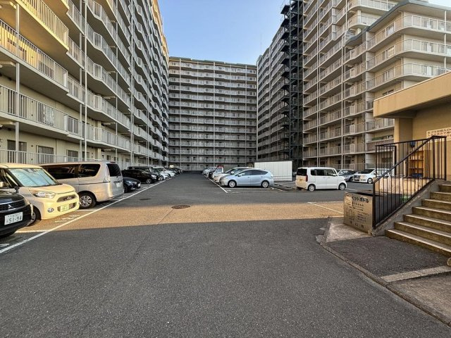 守口ハイライフA棟の駐車場|駐車場■物件内覧・資金計画相談・住宅ローン相談、リフォーム相談、お問合せ受付中■
※当日・翌日のご内覧、ご相談はお電話でのお問合せがスムーズです！