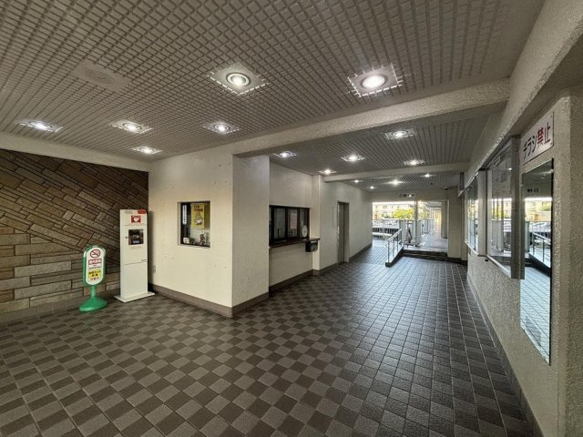 守口ハイライフA棟のその他共用部分|ロビー■物件内覧・資金計画相談・住宅ローン相談、リフォーム相談、お問合せ受付中■
※当日・翌日のご内覧、ご相談はお電話でのお問合せがスムーズです！