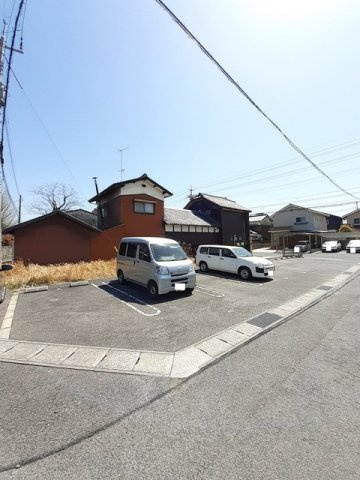 シャン・ド・フルールの駐車場