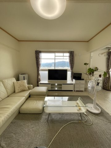 笹の台団地7棟の居間・リビング|笹の台団地7棟（2LDK）LDKは22畳もございます！