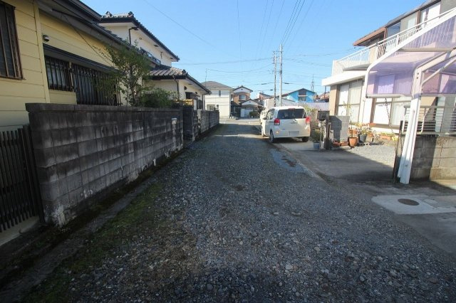 栃木市大平町牛久の前面道路含む現地写真|西側道路（2021年11月撮影）