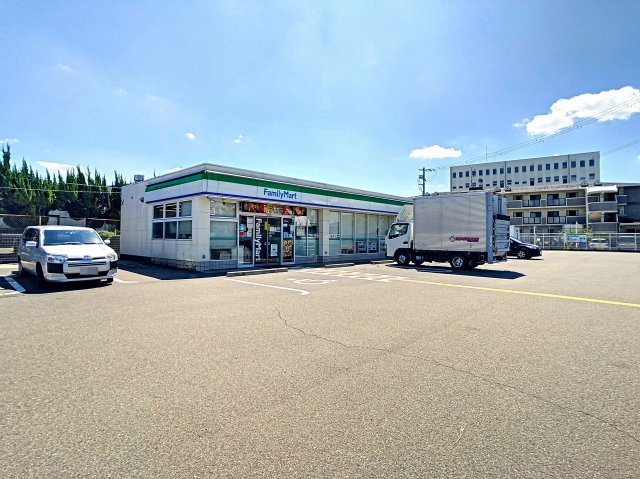 コンフォールヴィル木田元宮の周辺|近くのコンビニ