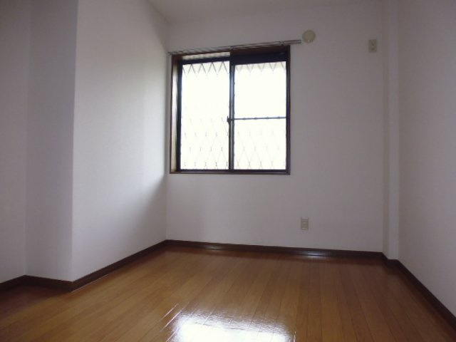 岡山市南区植松のアパートの寝室|洋室