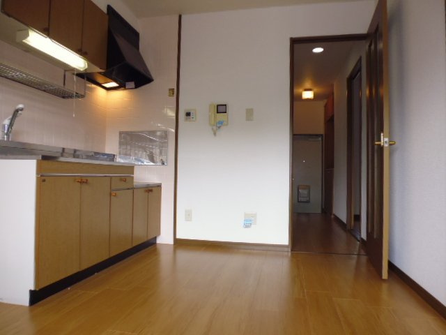 岡山市南区植松のアパートの内装