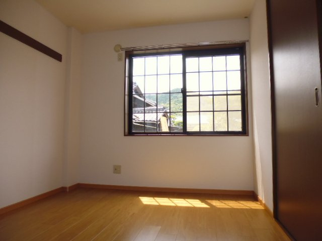 岡山市南区植松のアパートの居間・リビング