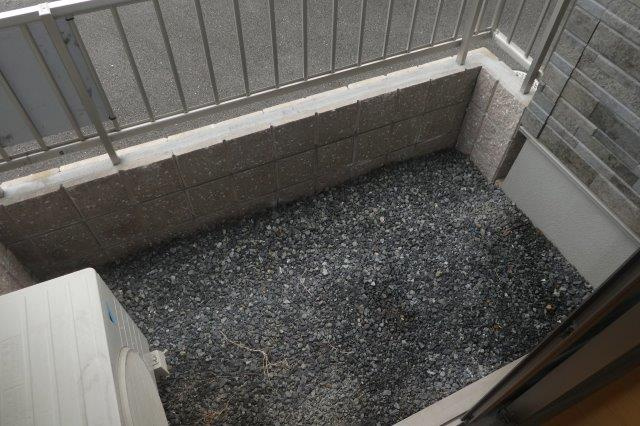 小田郡矢掛町矢掛のアパートの庭