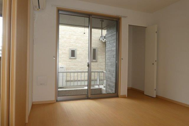 小田郡矢掛町矢掛のアパートの居間・リビング