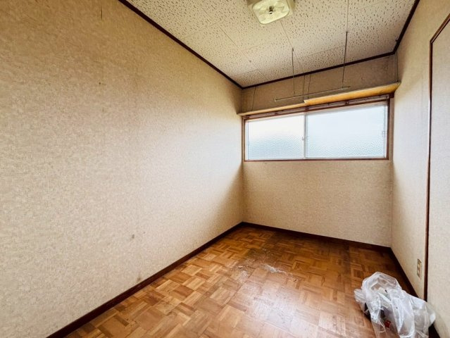 中古戸建　大垣市貝曽根町　昭和49年築の洋室|2階