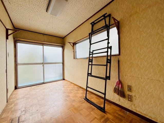 中古戸建　大垣市貝曽根町　昭和49年築の洋室|2階