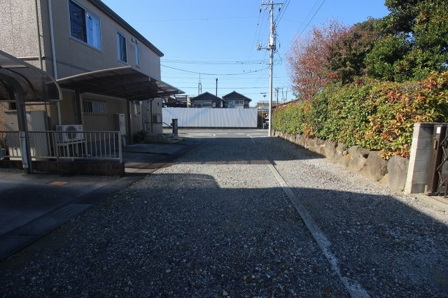 栃木市大平町牛久の前面道路含む現地写真|敷地側より前面道路（2021年11月撮影）