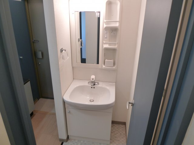 パラディスの独立洗面台|便利な独立洗面台です