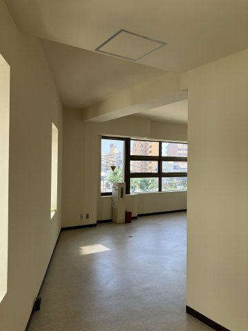 高山ビルの内装