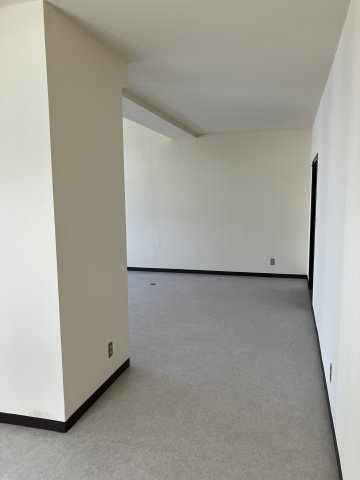 高山ビルの居間・リビング