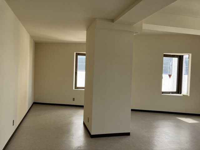 高山ビルの内装