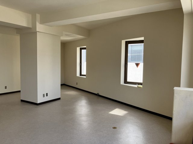 高山ビルの内装