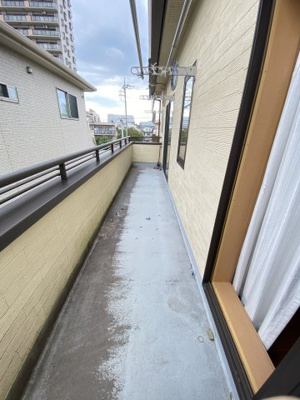 【バルコニー】 | 深谷市東方　中古住宅   | 現地(2024年9月撮影)