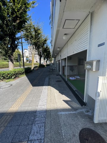 松屋明石町ビルの玄関