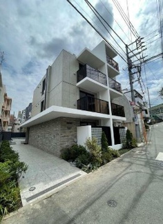 【外観】 | 鉄骨鉄筋コンクリート造のがっちりとした建物。