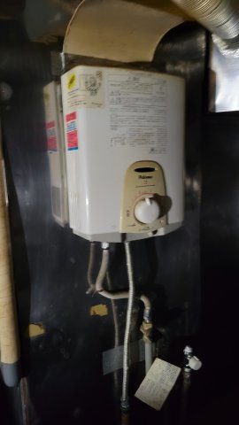 隆泉楼ビルの内装