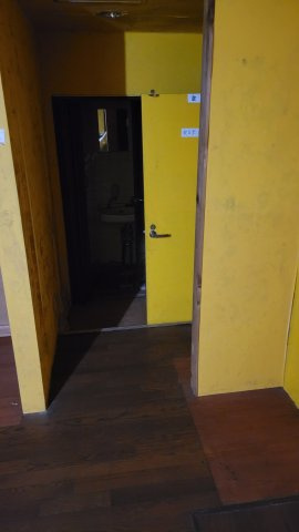 隆泉楼ビルの内装