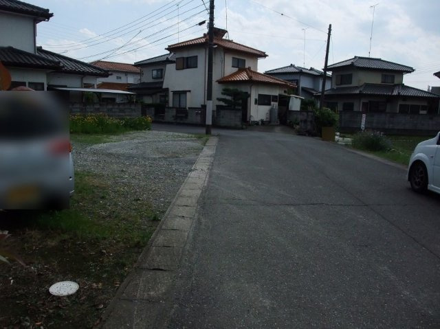 栃木市箱森町の前面道路含む現地写真