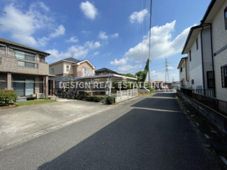 【前面道路含む現地写真】
