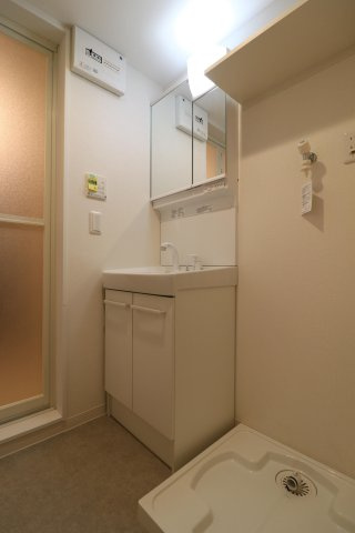 【洗面所】 | Crecia下原 | 別号室の写真になります。現況優先。