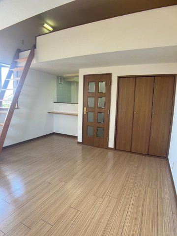 【居間・リビング】 | サンコート原町 | 別号室の写真になります。現況優先。