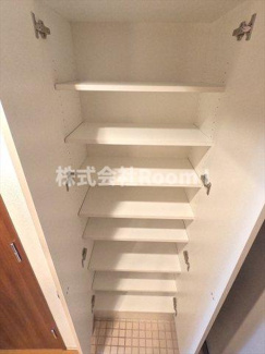 【玄関】 | willDo松屋町 | 収納もある玄関です