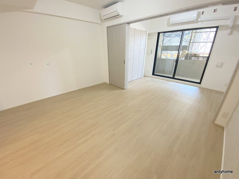 スプランディッド新大阪VI　仲介手数料無料の居間・リビング