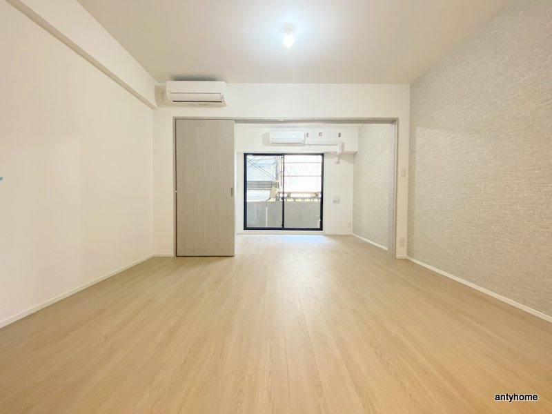 スプランディッド新大阪VI　仲介手数料無料の居間・リビング