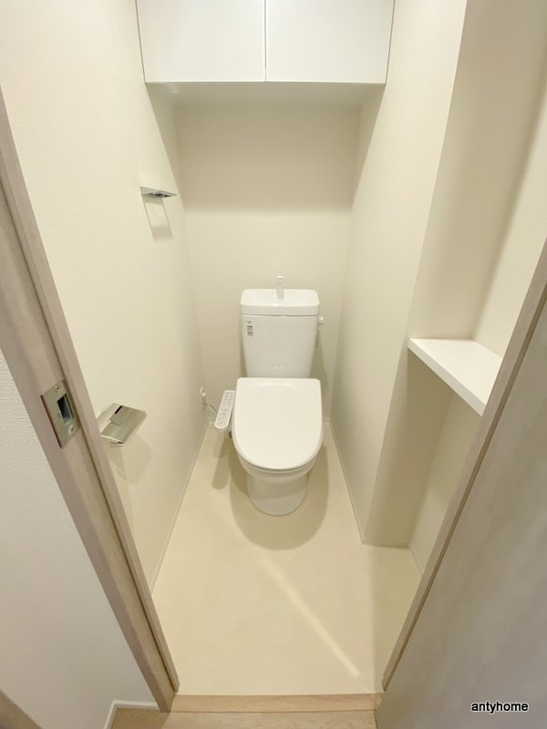 スプランディッド新大阪VI　仲介手数料無料のトイレ