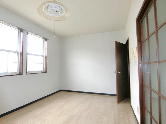 ファミリープラザEの居間・リビング