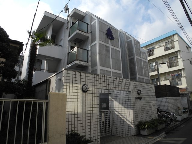 トップルーム新宿の外観